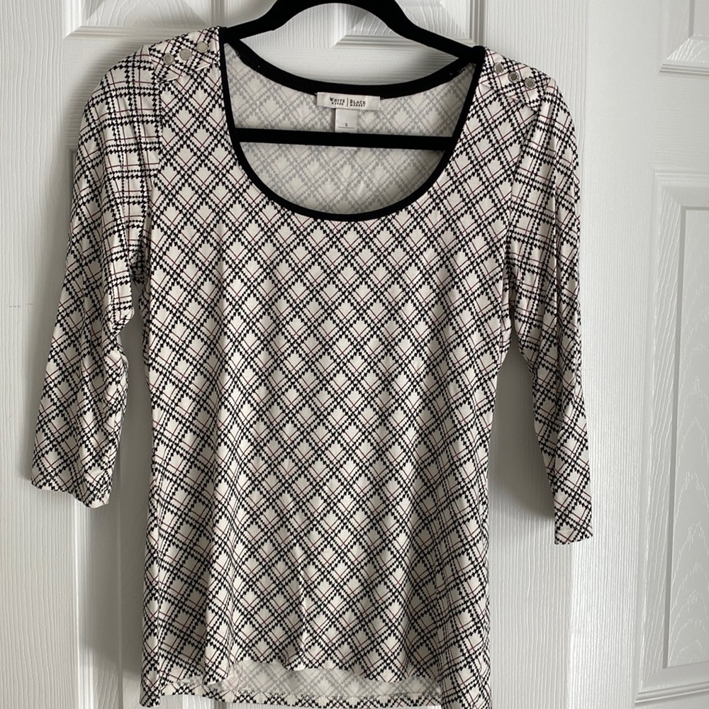 Women’s White House Black Market blouse in size Small.